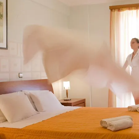 Grand Nefeli Aparthotel Pondi
